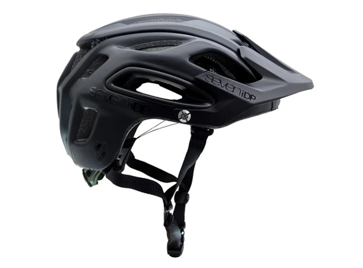 7 iDP M2 BOA MTB Helmet - Matt Black-Gloss Black