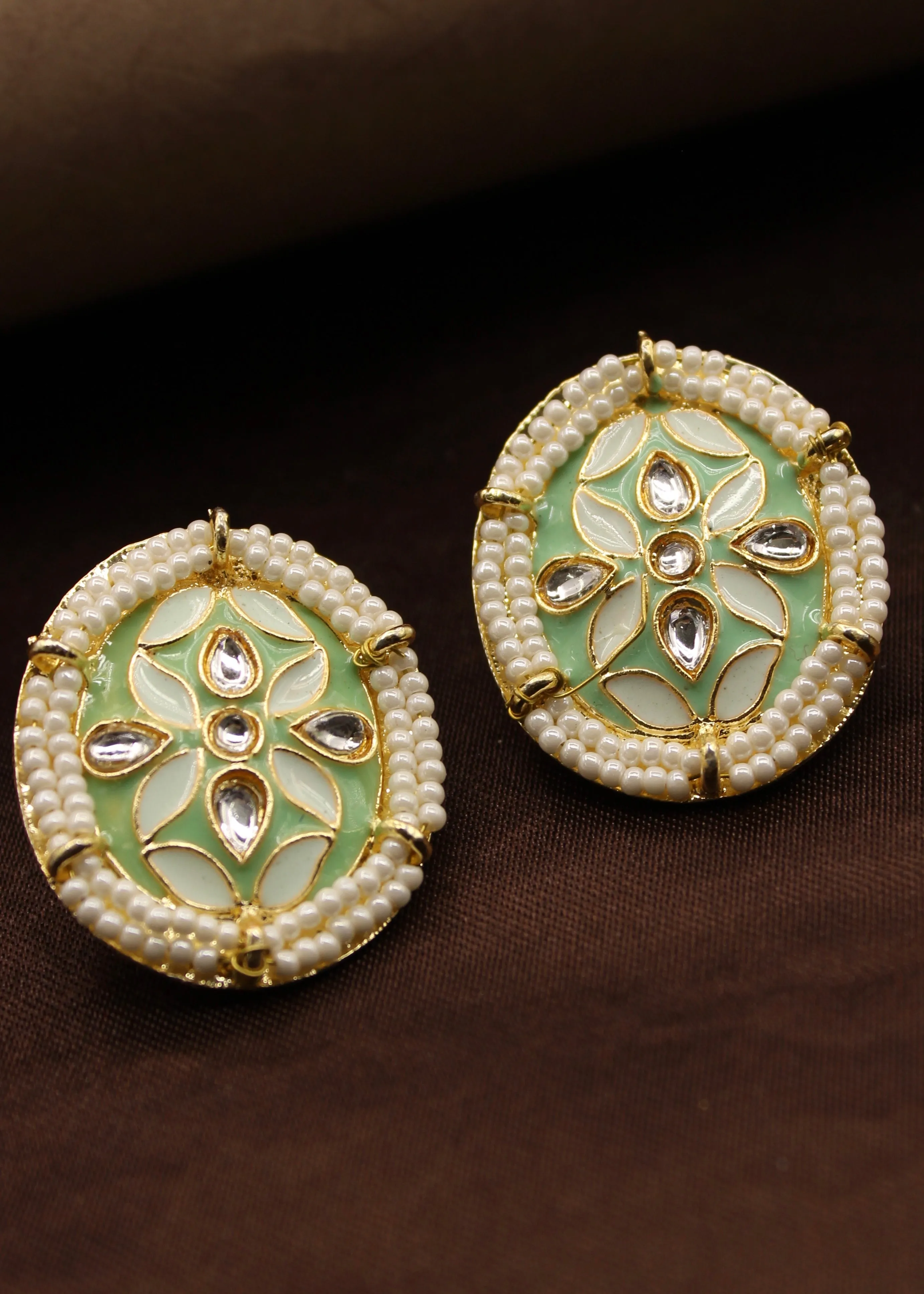 APPEALING OVAL SHAPE EARRINGS