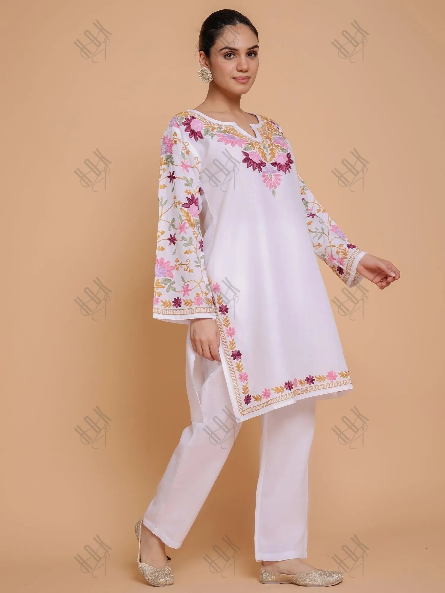 Falak Kashmiri Kurta Set - White