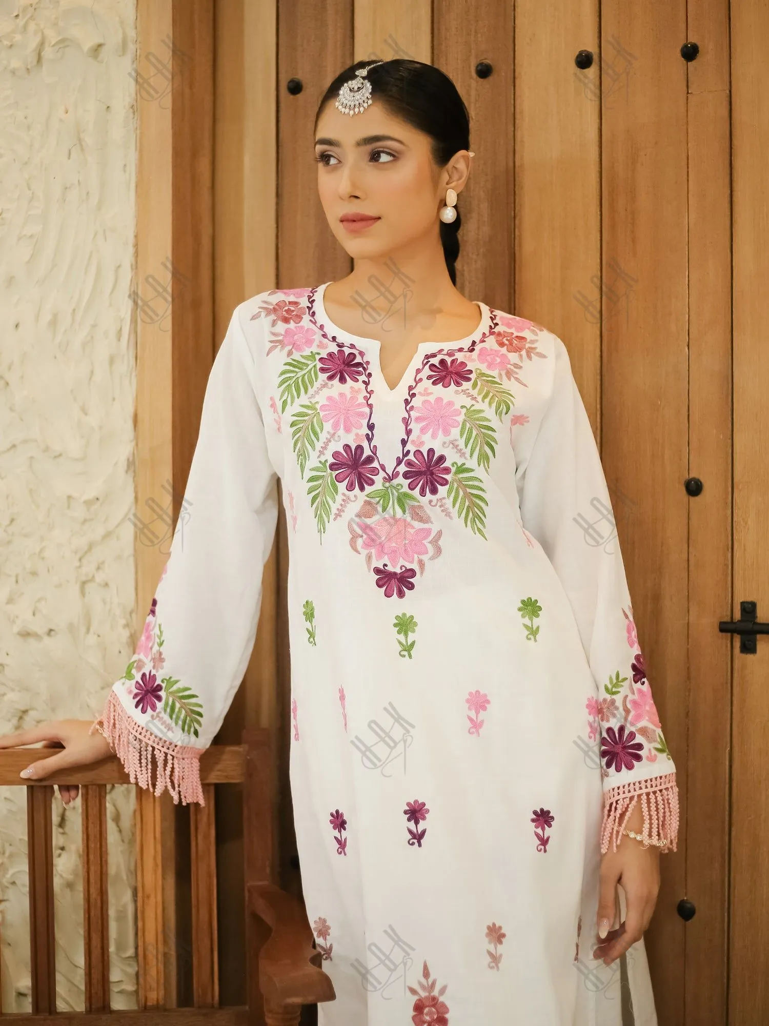 Falak Kashmiri Long Kurta - White