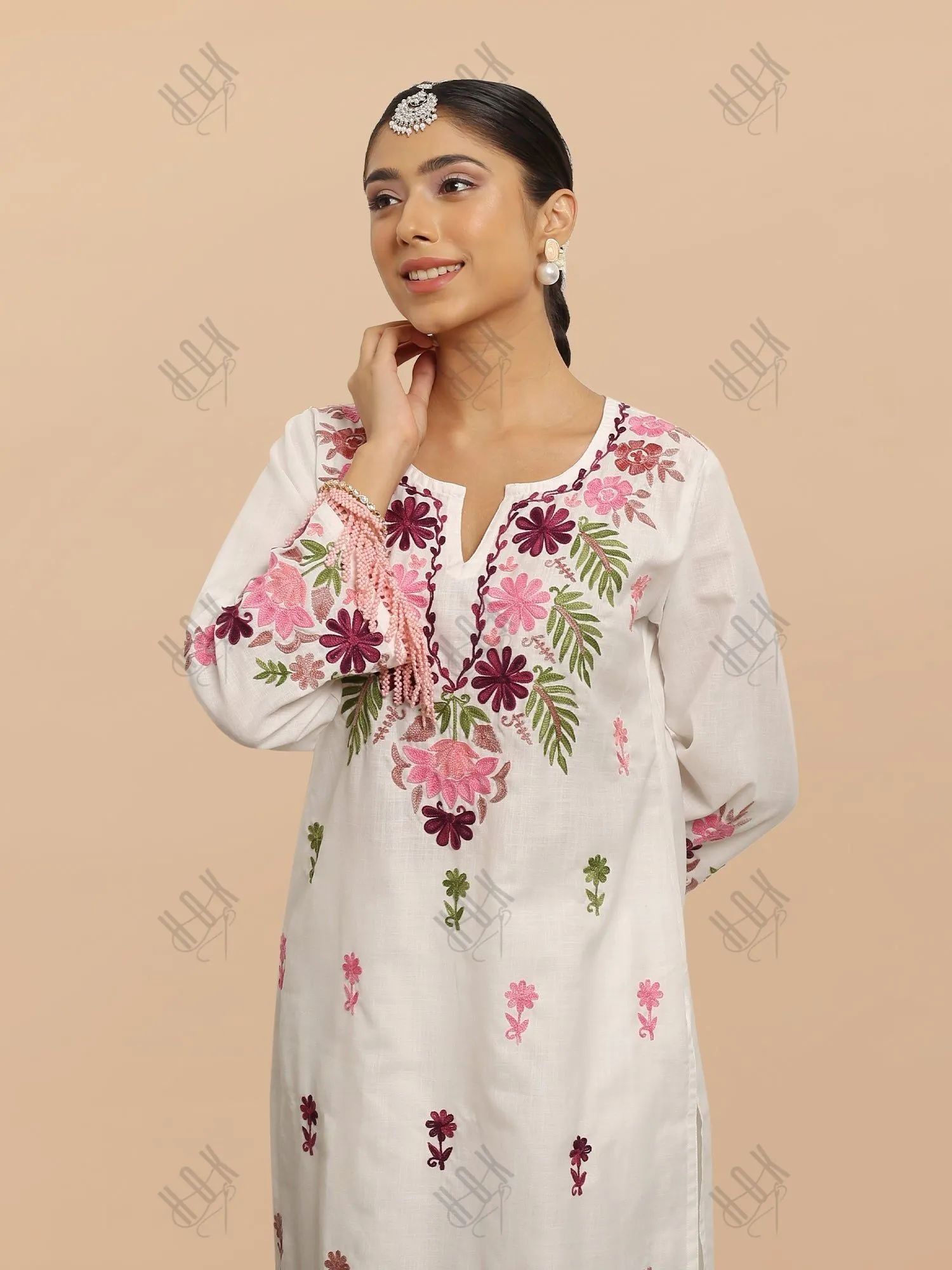 Falak Kashmiri Long Kurta - White