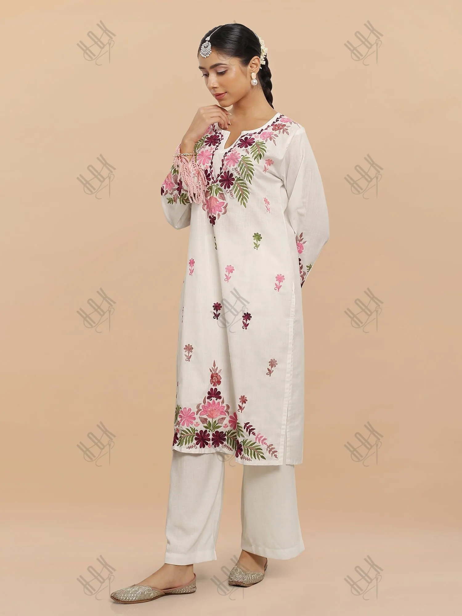 Falak Kashmiri Long Kurta - White