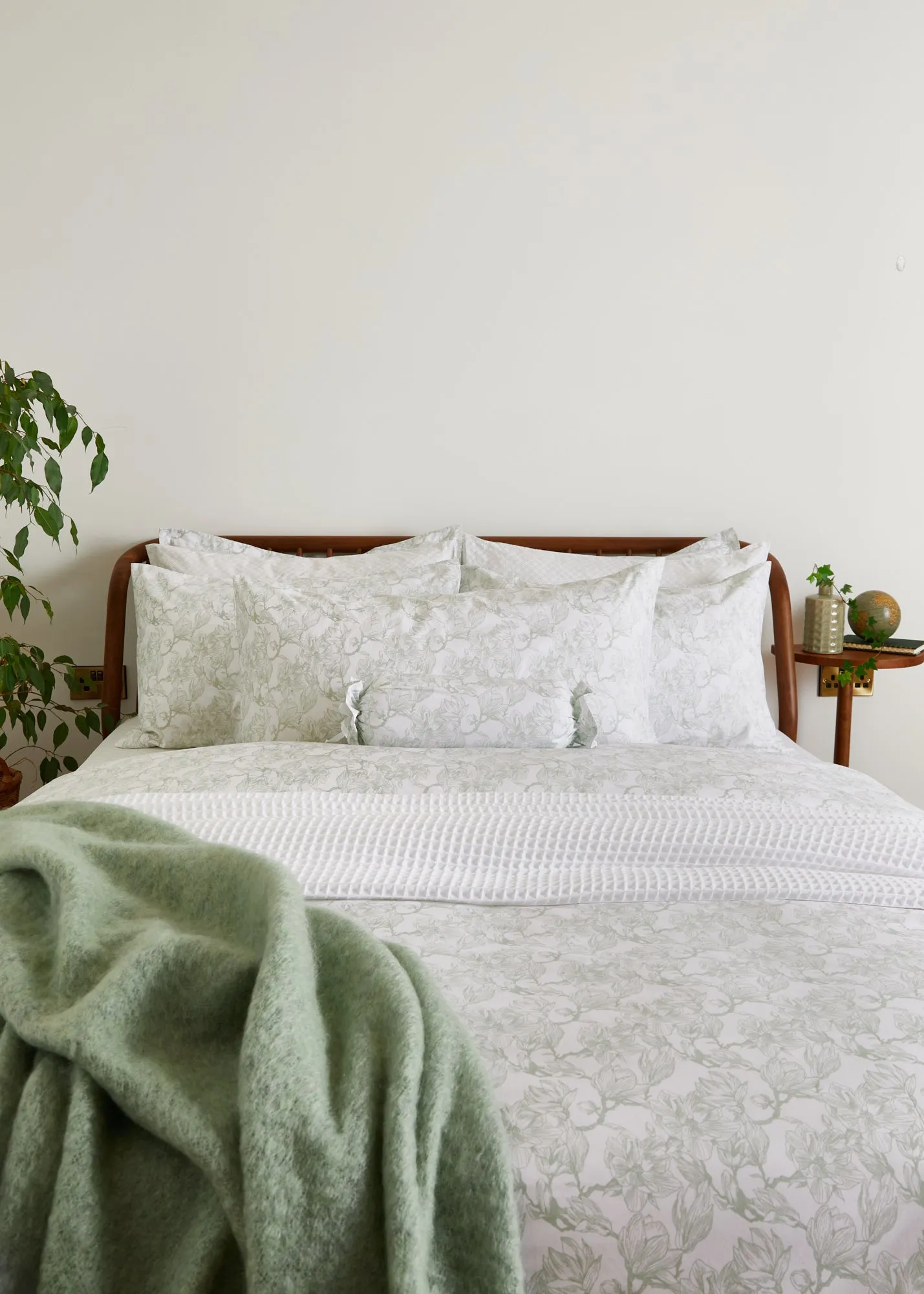 Foxford Sage Magnolia Pillowcase Set