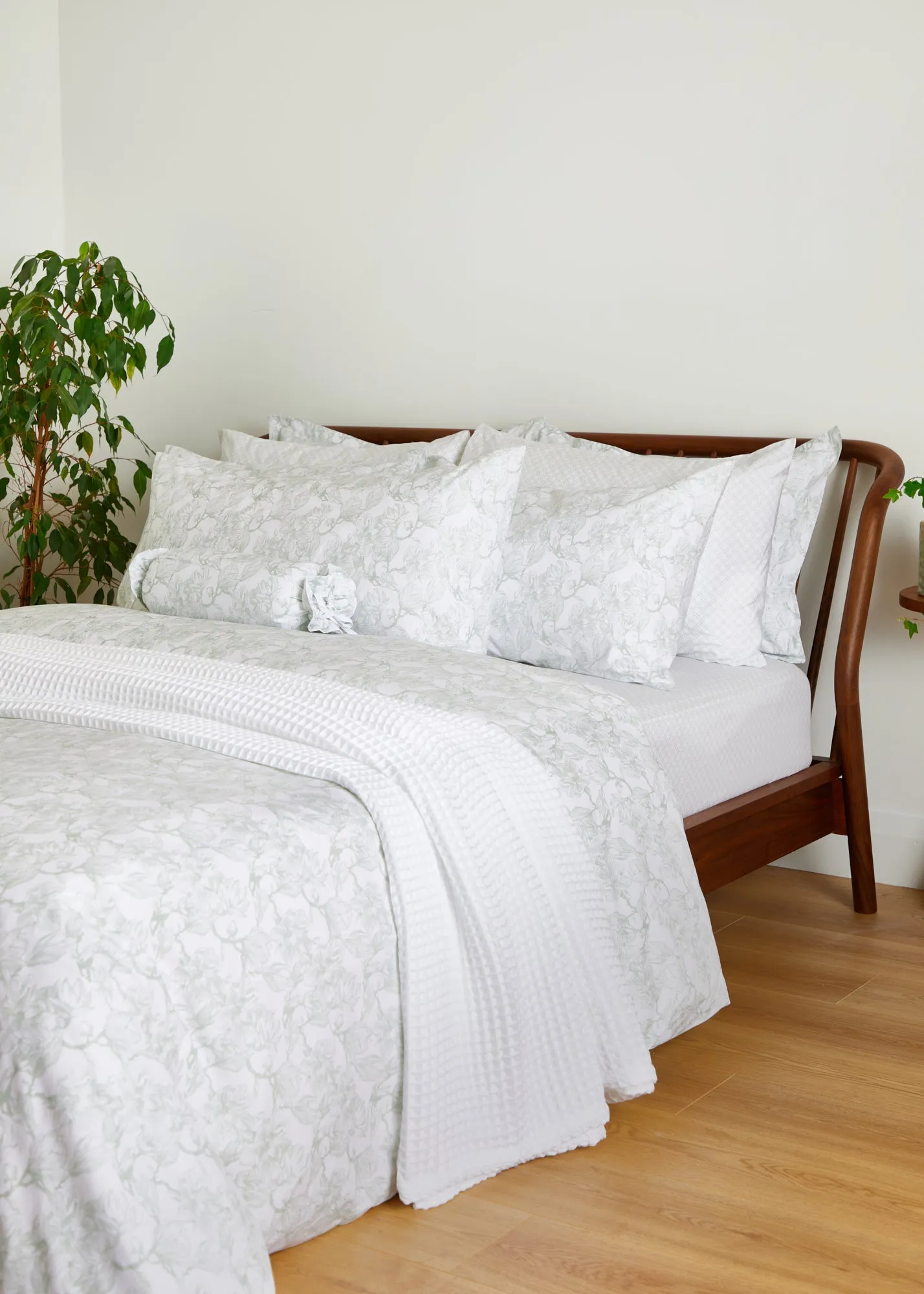 Foxford Sage Magnolia Pillowcase Set