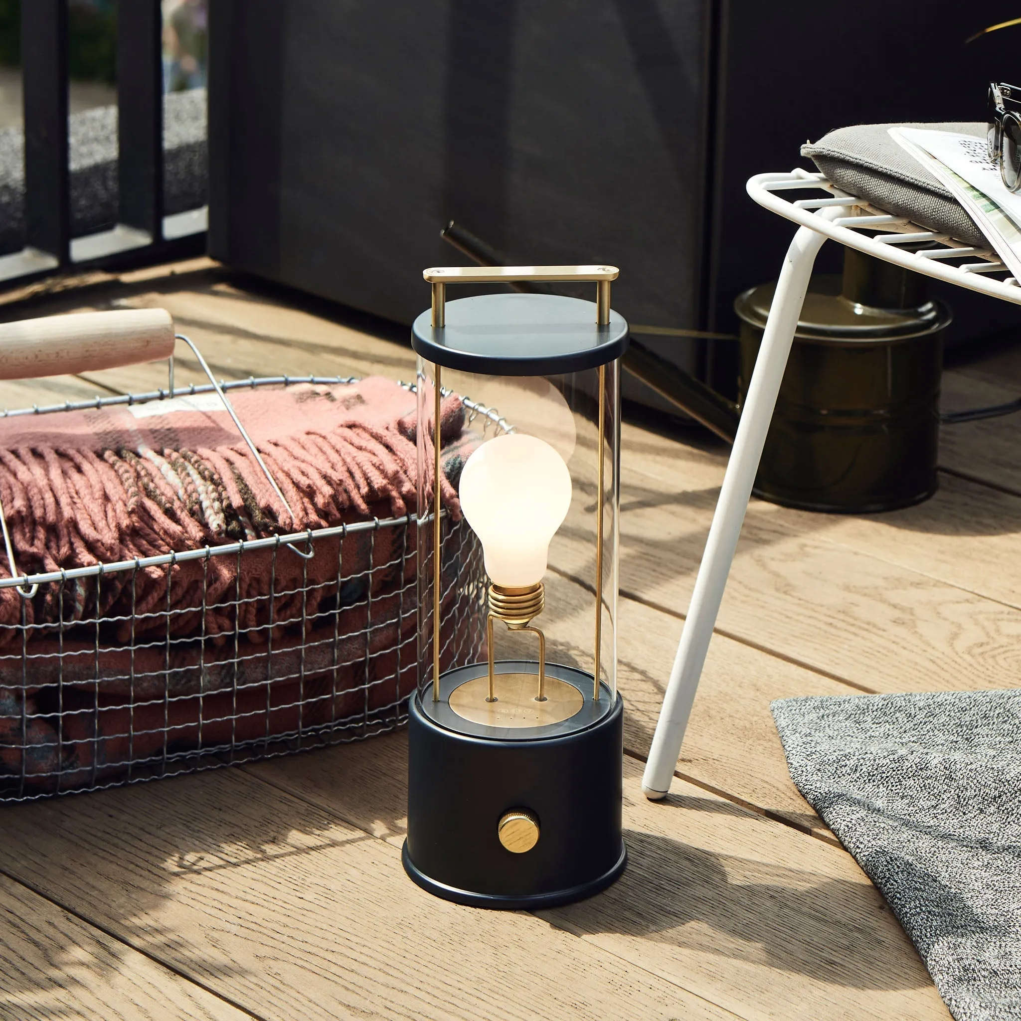 The Muse Portable Lamp in Hackles Black